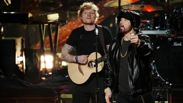 एड शीरन Ed Sheeran (बायाँ) and एमिनेम Eminem