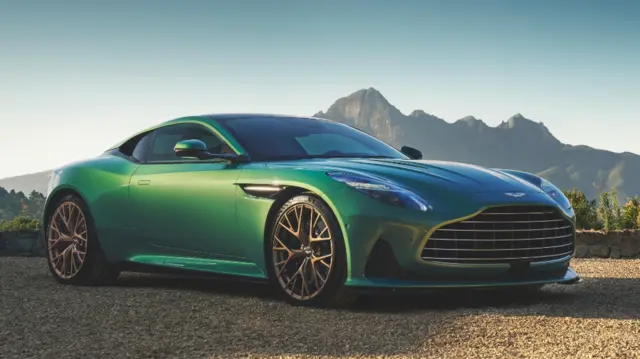 آستون مارتین DB12 با قدرت موتور ۶۷۰ اسب بخار