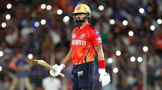  ஸ்ரேயாஸ் ஐயர் 