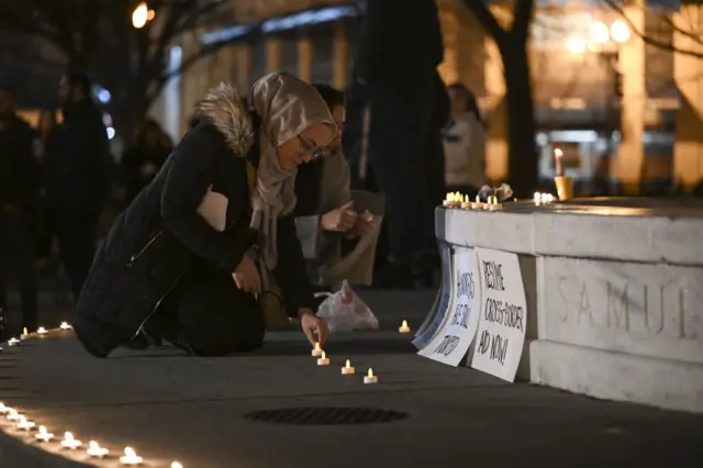 Ал арада Вашингтондун Дюпон аймагында Түркия жана Сириядагы курмандыктарды эскерүү үчүн шам жагышты