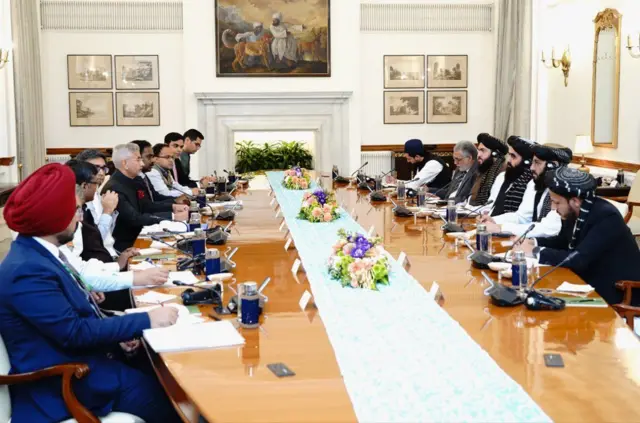 বৃহস্পতিবারের বৈঠকের ছবি।