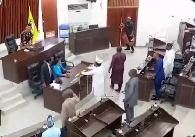 Aworan ile aṣofin ipinlẹ Ogun lasiko ayipada adari ile naa