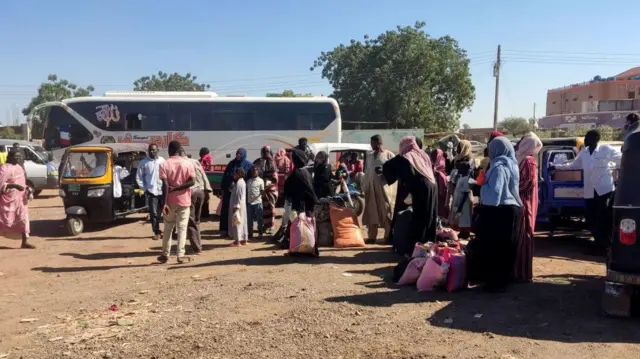 نازحين بسبب الاشتباكات في السودان