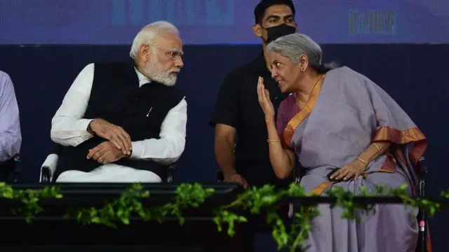 पीएम मोदी और निर्मला सीतारमण