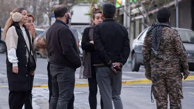 মার্চের দুই তারিখে তেহরানে পুলিশ হেডকোয়ার্টার গুড়িয়ে দেয়ার পর টহল কর্মকর্তারা