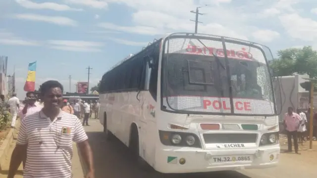 நெய்வேலியில் ராமதாஸ் கைது; வன்முறையில் ஈடுபட்ட பாமக தொண்டர்கள் - போலீஸ் துப்பாக்கிச்சூடு 