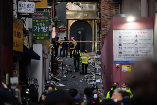 Con hẻm hẹp ở Itaewon