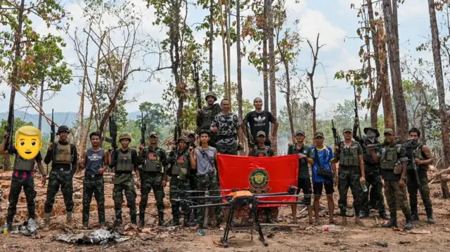 ၂၀၂၃ မေလတုန်းက စစ်တပ် တောင်စွန်းစခန်းကို KNLA နဲ့ အထူးစစ်ဆင်ရေးတပ်ဖွဲဲ့ S.O.F ပူးပေါင်းတပ်တို့ သိမ်းပိုက်ပြီးနောက် ထုတ်ပြန်လာတဲ့ပုံ