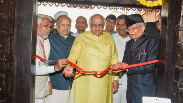 જોરાવરસિંહ જાદવ, ગુજરાત, ગુજરાતની લોકકલા, ઝવેરચંદ મેઘાણી, લોકકલા, નૃત્ય, વાદન, ગાયન, ગુજરાતી સાહિત્યનો ઇતિહાસ, ગુજરાતી લોકસંસ્કૃતિ