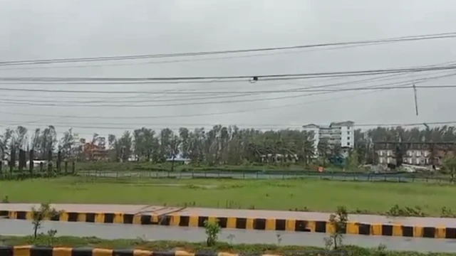 ঘূর্ণিঝড় 'মিধিলি'র প্রভাবে কক্সবাজারে সতর্ক সংকেত বাড়িয়ে দিয়েছে আবহাওয়া বিভাগ