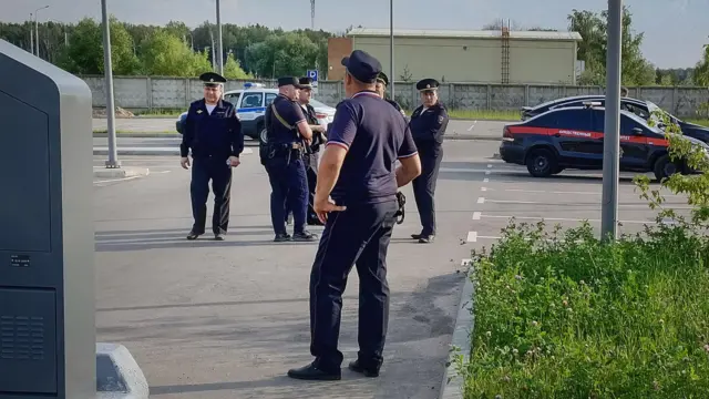 Rus polisi, Starovoit'in hayatını kaybettiği Odintsovo kasabasındaki otoparkta inceleme yapıyor