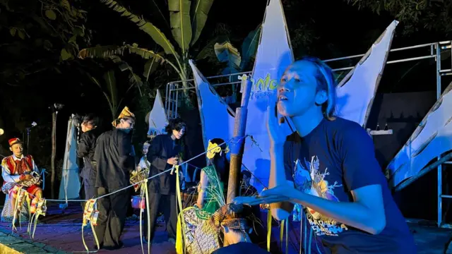 Pertunjukan sandur Bojonegoro