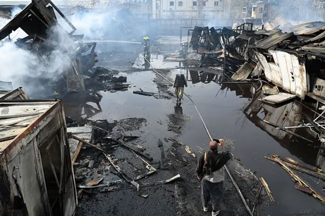  آوار بر جای‌مانده پس از حمله پاکستان به یک مرکز ترک اعتیاد در کابل 