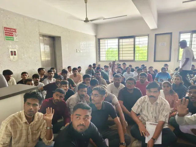 ઉમેદવારોની માગ હતી કે જેટલા પણ લોકોએ પરીક્ષા આપી છે તેમના માર્કસની સંપૂર્ણ વિગત જાહેર કરવામાં આવે જેથી ભરતી પ્રક્રિયાની પારદર્શિતા જળવાઈ રહે.