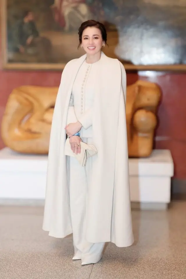สมเด็จพระนางเจ้าฯ พระบรมราชินีเสด็จฯ เยือนกรุงมิลานของอิตาลี เพื่อปฏิบัติพระราชกรณียกิจในฐานะทูตส่งเสริมกีฬาฮอกกี้น้ำแข็งหญิง และทอดพระเนตรการแข่งขันฮอกกี้น้ำแข็งในมหกรรมกีฬาโอลิมปิกฤดูหนาว 2026