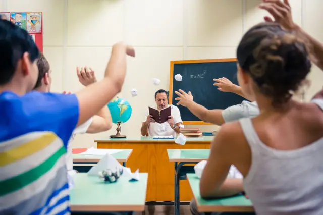 ஆசிரியர் மாணவர் வன்முறை