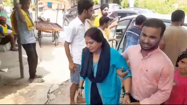 तान्या सोनी के परिवार वाले