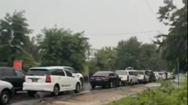 လိပ်ကျရွာအနီးပိတ်မိနေတဲ့ မိုးကုတ်စစ်ရှောင်တွေ