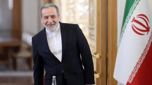 وزیر خارجه ایران گفته است که «ظاهرا آمریکایی عجله‌ای برای مذاکره ندارند ما هم عجله نداریم»