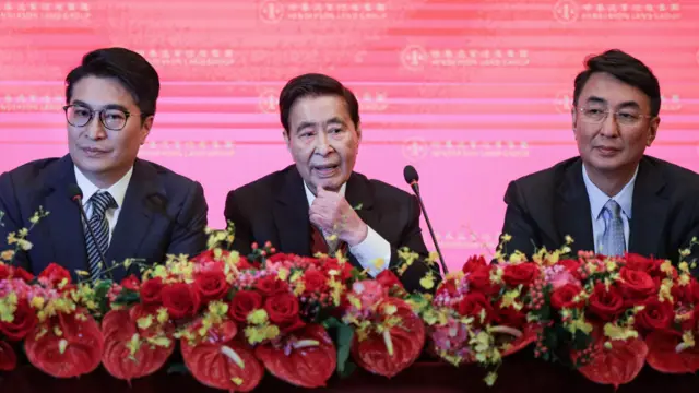 從左至右:李家誠、李兆基、李家傑於李兆基最後一次出席的恆基兆業股東大會上(28/5/2019)