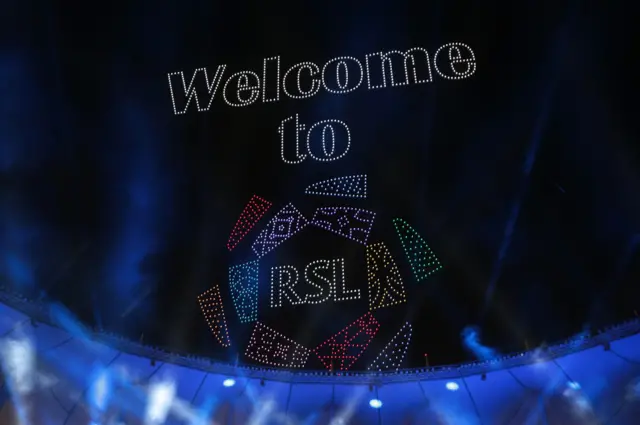 أضواء في السماء تكتب: "أهلاً بكم في دوري المحترفين السعودي"