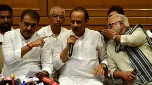 अजित पवारांनी या पुसेसावळी गावाला भेट दिली.