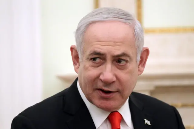 প্রধানমন্ত্রী নেতানিয়াহুর বিরুদ্ধে তার সরকারের অভ্যন্তরে বিক্ষোভ দেখা গিয়েছে বলেও অভিযোগ।