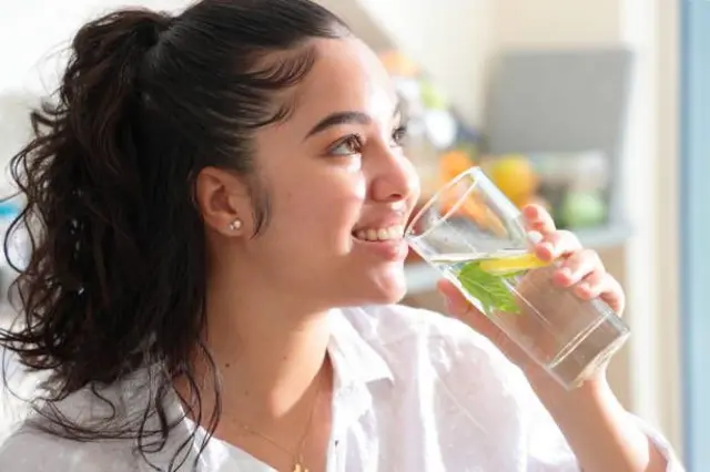 ਗਰਮ ਪਾਣੀ ਪੀਣ ਲਈ ਹੀ ਸਹੀ ਪਰ ਤੁਸੀਂ ਆਪਣੇ ਲਈ ਸਮਾਂ ਕੱਢ ਪਾਉਂਦੇ ਹੋ: ਮਰੀਅਮ ਖਾਨ