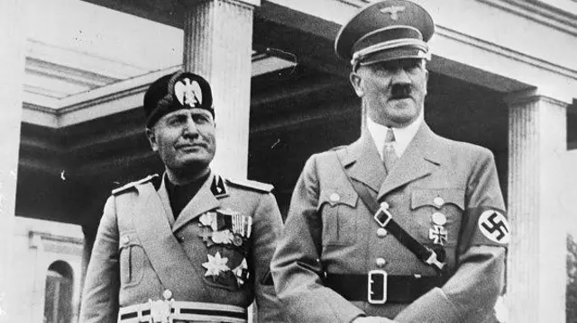 ইতালীয় ফ্যাসিবাদী স্বৈরশাসক বেনিটো মুসোলিনি এবং নাৎসি জার্মানির নেতা অ্যাডলফ হিটলার