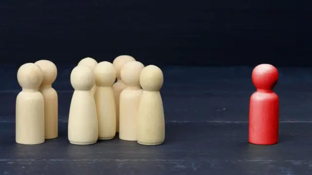  தெலங்கானா போன் ஒட்டுக்கேட்பு விவகாரம் - கைதான காவல்துறை உயரதிகாரிகள்; கேசிஆர் மகனுக்கு தொடர்பு உள்ளதா?