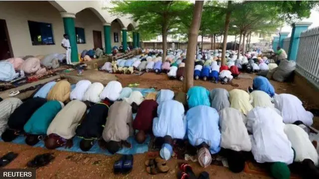 Awọn Musulumi to n kirun ni Yidi fi ori balẹ