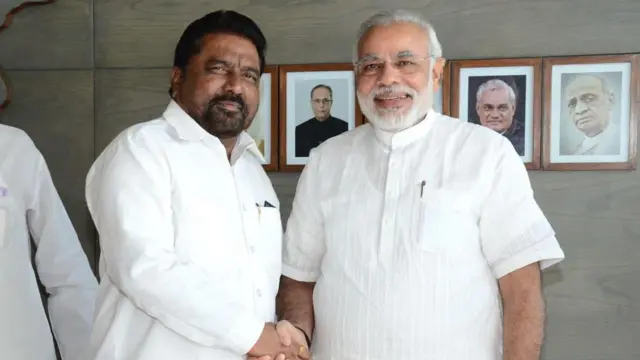 हरिश्चंद्र चव्हाण आणि नरेंद्र मोदी