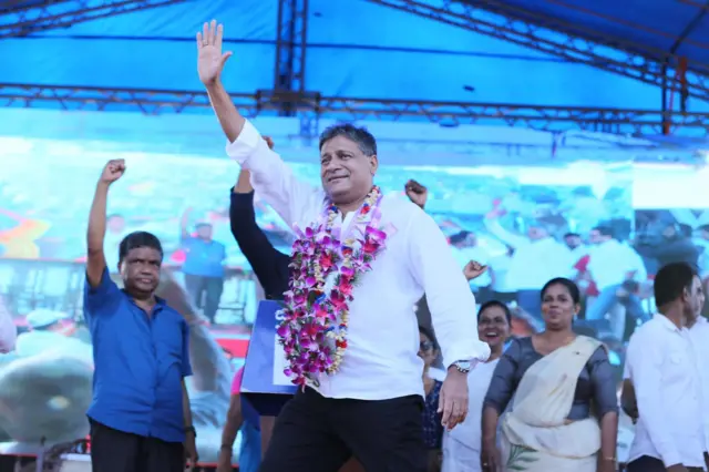 රටට අවශ්ය වන්නේ ප්රමාණාත්මකව හා ගුණාත්මකව ශක්තිමත් ආණ්ඩුවක් හා විපක්ෂයක් බව ජ්යෙෂ්ඨ කථිකාචාර්යවරයා අවධාරණය කළේය.