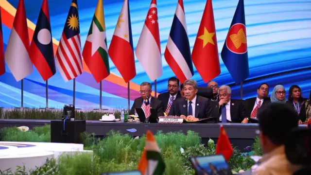 နိုင်ငံရေးသဘောတူညီချက်မရှိဘဲ ရွေးကောက်ပွဲကျင်းပရင် ပဋိပက္ခတွေပိုဆိုးသွားဖို့ပဲရှိတယ် လို့ မလေးရှား နိုင်ငံခြားရေးဝန်ကြီးကပြော