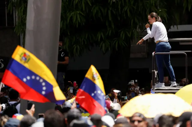 María Corina Machado discursa para apoiadores