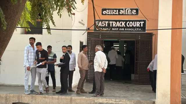 ઉનાકાંડ, ઉનામાં દલિત સાથે મારામારી, વર્ષ 2016નો કેસ, વેરાવળની કોર્ટે ચુકાદો આપ્યો, કેમ 35 આરોપીઓ છૂટી ગયા, બીબીસી ગુજરાતી