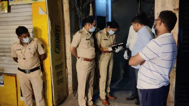 ઘટનાસ્થળે મુંબઈ પોલીસ