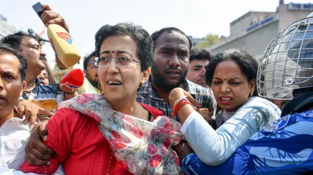 दिल्ली सरकार में मँत्री और आप नेता आतिशी