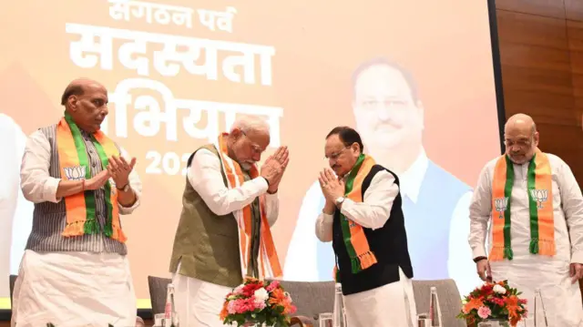 मोदी के साथ जेपी नड्डा