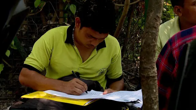 চাকরি ফিরে পেতে সুপ্রিম কোর্টই এখন ভরসা এই শিক্ষকদের