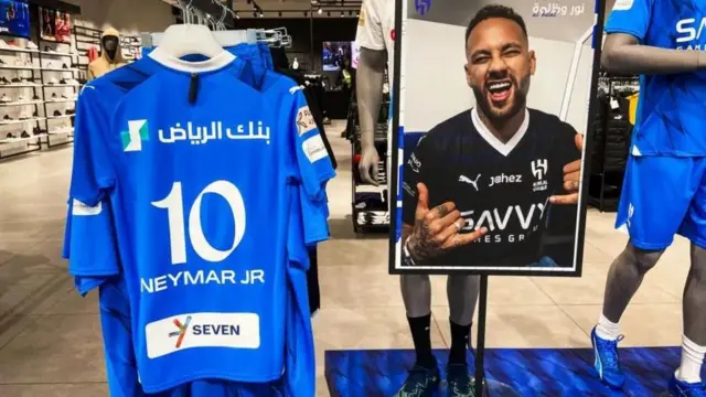 Mshambuliaji wa zamani wa Barcelona na Paris St-Germain Neymar alijiunga na klabu ya Saudi Pro League Al-Hilal Agosti mwaka jana kwa mkataba wa thamani ya £77.5m pamoja na nyongeza