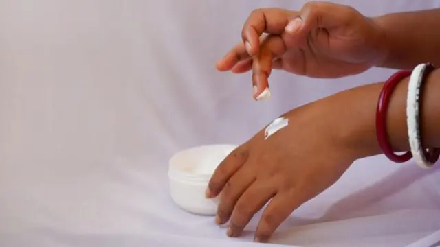 தோல் புற்றுநோய் யாருக்கெல்லாம் ஏற்படும்? அறிகுறிகள் என்ன?