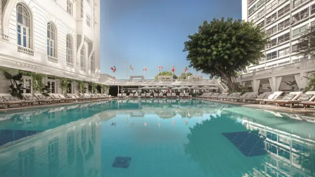 Piscina do hotel Copacabana Palace