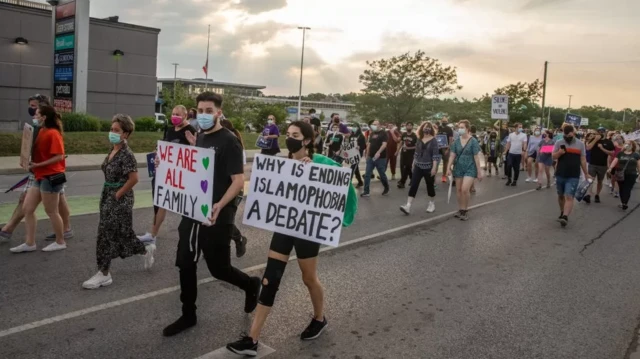 افضل خاندان کے قتل پر کینیڈا میں غم و غصے کی لہر دوڑ گئی تھی اور اس واقعے کے بعد ریلیاں نکالی گئیں تھیں