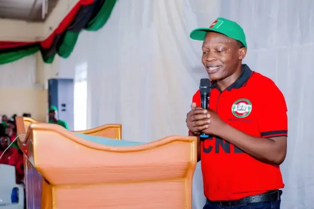 Nestor Girukwishaka, umwe mu nararibonye za PALIPEHUTU ari nayo nkomoko y'umugambwe CNL ni we yatowe ngo arongore uno mugambwe mw'ikoraniro kaminuza  Rwasa atemera