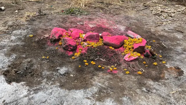 आकाश यांचा अंत्यविधी.