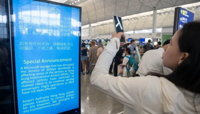 கிரவுட்ஸ்டிரைக்: உலகையே பாதித்த தொழில்நுட்ப செயலிழப்பிலிருந்து சீனா தப்பித்தது எப்படி?