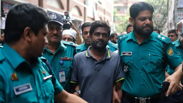 প্রথম আলোর সাংবাদিক শামসুজ্জামান শামস