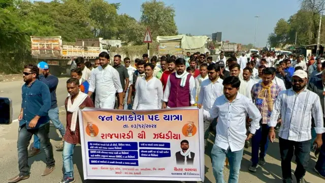 પરવાનગી ન હોવા છતાં ચૈતર વસાવા અને તેમના સમર્થકોએ ત્રીજી ડિસેમ્બરના રોજ 10 કિલોમીટર લાંબી પદયાત્રાનું આયોજન કર્યું હતું