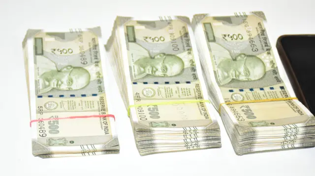 తేజేశ్వర్ హత్య, మేఘాలయలో హనీమూన్, గద్వాల ఎస్పీ